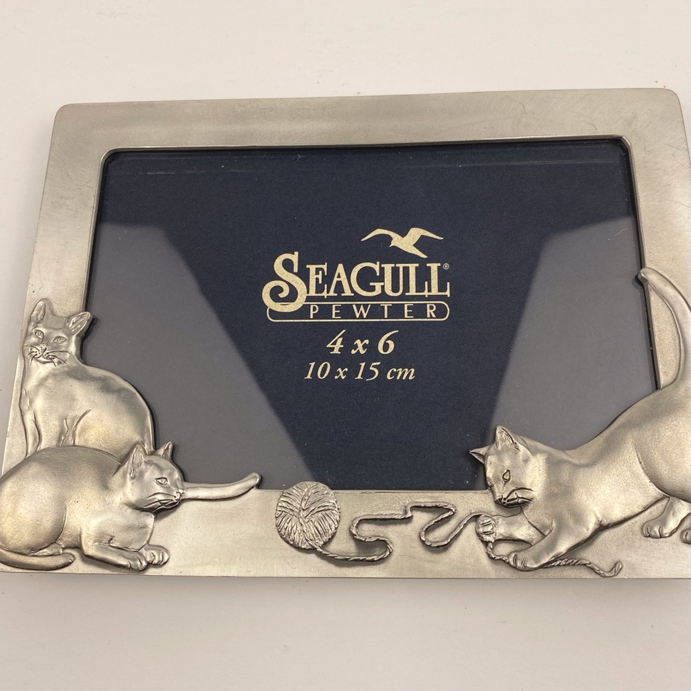 Seagull Pewter Picture Frame Cats Kittens 3D 4 x 6 in Photo Tabletop VTG Canada